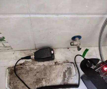 鹤壁市屋顶漏水维修公司分享下卫生间漏水的危害及解决方法